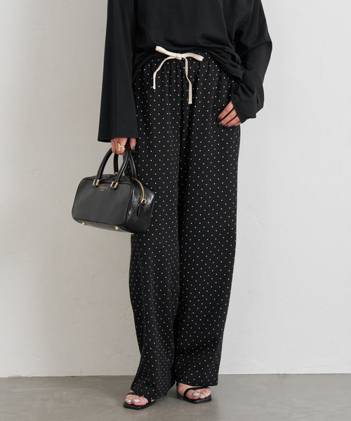 U by SPICK&SPAN(ユーバイスピックアンドスパン)の「《追加2》プリント天竺ストレートパンツ(スウェットパンツ・レディース・ライトグレー/ブラック・36/38)」の3枚目の写真