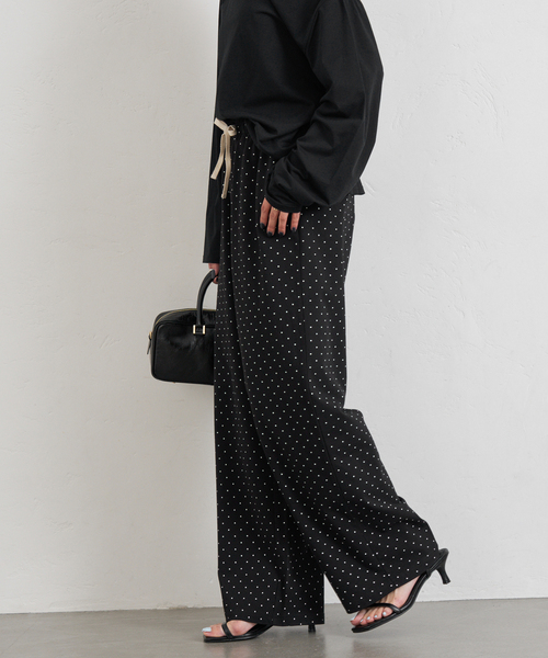 U by SPICK&SPAN(ユーバイスピックアンドスパン)の「《追加2》プリント天竺ストレートパンツ(スウェットパンツ・レディース・ライトグレー/ブラック・36/38)」の5枚目の写真