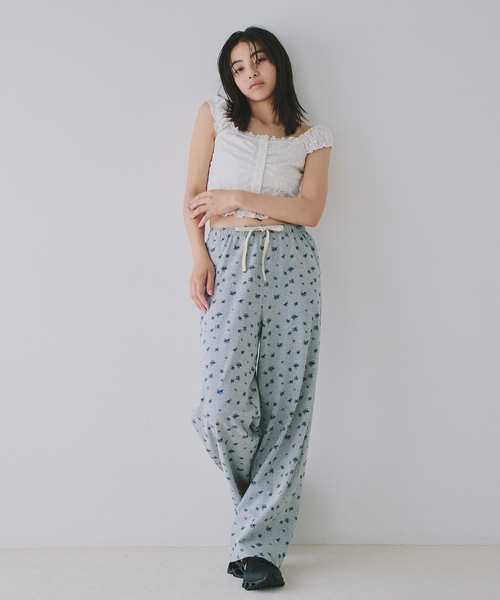 U by SPICK&SPAN(ユーバイスピックアンドスパン)の「《追加2》プリント天竺ストレートパンツ(スウェットパンツ・レディース・ライトグレー/ブラック・36/38)」の20枚目の写真