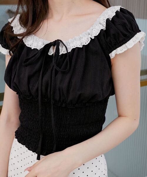 MAJESTIC LEGON(マジェスティックレゴン)の「バイカラープチフリルブラウス(シャツ/ブラウス・レディース・ブラック/ホワイト系その他/ブラック系その他・MEDIUM)」の7枚目の写真