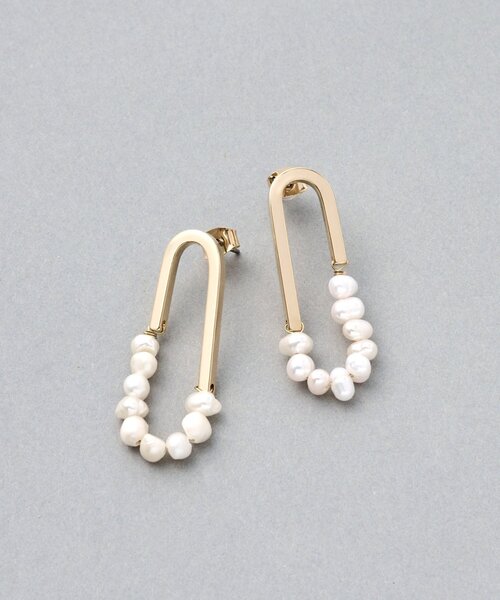 BEARDSLEY(ビアズリー)の「ゴールド×パールピアス(ピアス(両耳用)・レディース・ゴールド・FREE)」の1枚目の写真
