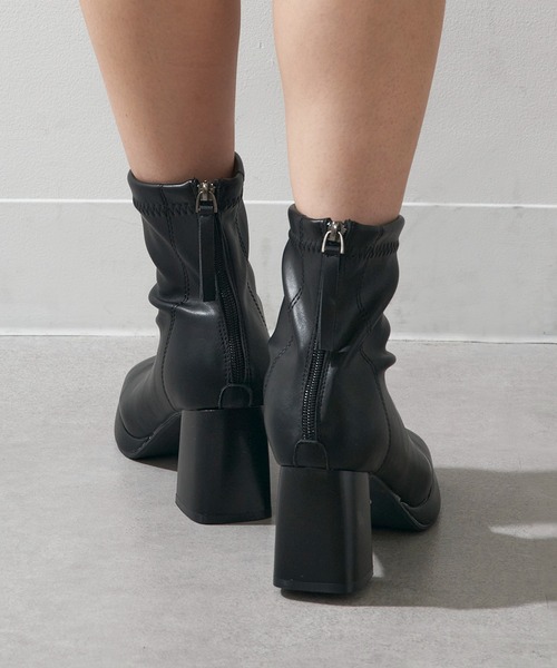 SETUP7(セットアップセブン)の「【SETUP7】スクエアトゥ ショートヒールブーツ 太ヒール バックジップ KNF-TP(ブーツ・レディース・ブラック/アイボリー・39/38/37/36)」の4枚目の写真