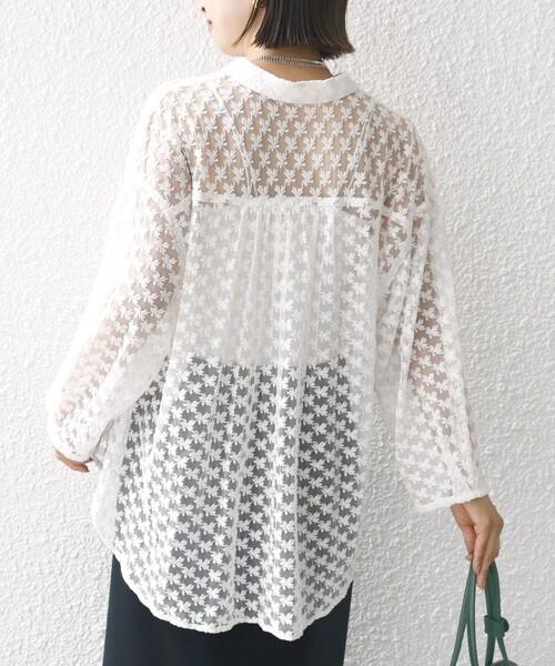 SHIPS（シップス）の「〈手洗い可能〉フラワー チュール 刺繍 シャツ（シャツ/ブラウス・レディース・ベージュ/オフホワイト・ONE SIZE）」の10枚目の写真