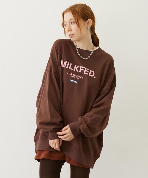 MILKFED.（ミルクフェド）の「STENCIL AND BAR LOGO BIG SWEAT TOP（スウェット・レディース・アッシュ/チャコール/ブラウン/ライトブルー・S/M）」の4枚目の写真