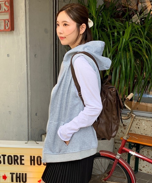 Teem Store(チームストア)の「フード付きスウェットベスト(ベスト・レディース・グレー/ネイビー・S/M)」の3枚目の写真
