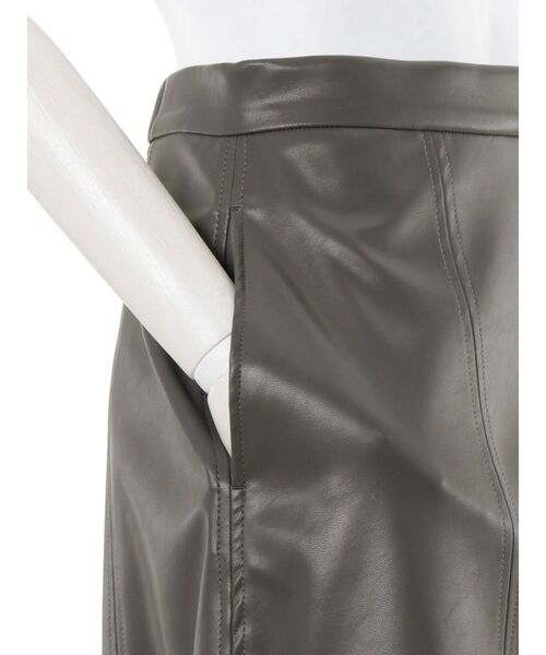 UN3D.（アンスリード）の「FAKE LEATHER COCOON SK / フェイクレザーコクーンスカート（スカート・レディース・グレー/ブラック・38/36）」の22枚目の写真