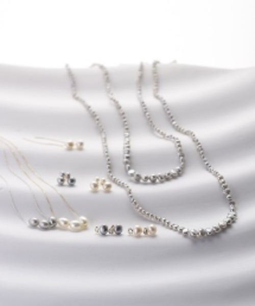agete（アガット）の「K10淡水パールピアス（ピアス（両耳用））」 - WEAR