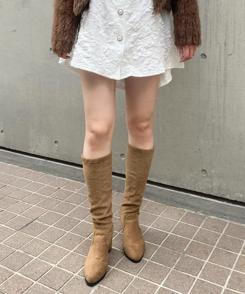 Mejoul(メジュール)の「ポインテッドトゥスエードストレッチチャンキーヒールロングブーツ(ブーツ・レディース・ブラウン/ブラック・M/L)」の10枚目の写真