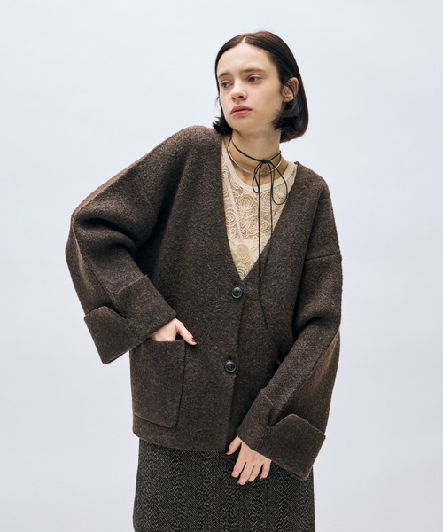 AIC.（エーアイシー）の「ワイドターンバックニットカーディガン（カーディガン/ボレロ・レディース・チャコールグレー/ブラウン・FREE）」の10枚目の写真