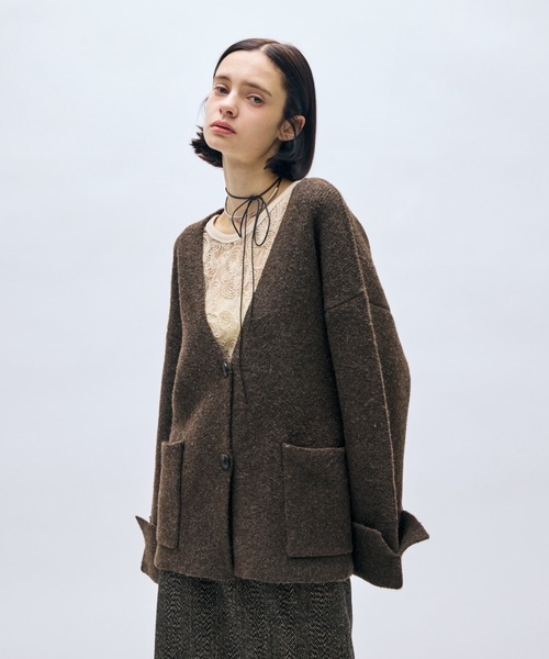 AIC.（エーアイシー）の「ワイドターンバックニットカーディガン（カーディガン/ボレロ・レディース・チャコールグレー/ブラウン・FREE）」の11枚目の写真