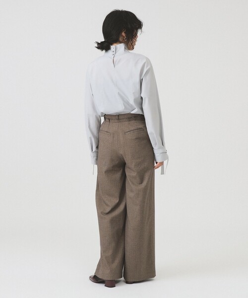 Ray BEAMS(レイビームス)の「RBS / ベルトカフス ハイネック ブラウス(シャツ/ブラウス・レディース・ライトグレー/ブラック・ONE SIZE)」の4枚目の写真