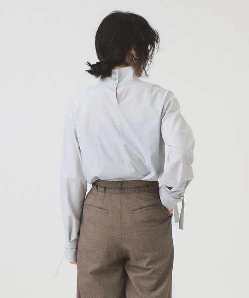 Ray BEAMS(レイビームス)の「RBS / ベルトカフス ハイネック ブラウス(シャツ/ブラウス・レディース・ライトグレー/ブラック・ONE SIZE)」の7枚目の写真