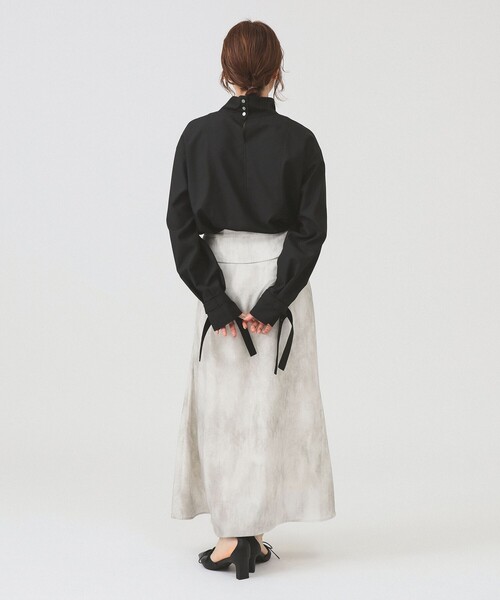 Ray BEAMS(レイビームス)の「RBS / ベルトカフス ハイネック ブラウス(シャツ/ブラウス・レディース・ライトグレー/ブラック・ONE SIZE)」の9枚目の写真