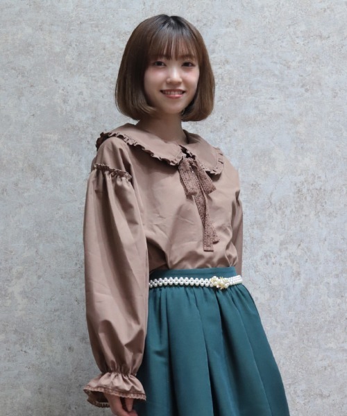 axes femme POETIQUE(アクシーズファムポエティック)の「バブーシュカ付スモック風ブラウス(シャツ/ブラウス・レディース・イエロー/ブラウン/ホワイト・MEDIUM)」の1枚目の写真