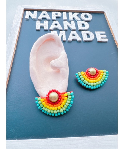 tone（トーン）の「【NAPIKO】半円型♡シンプル☆ビーズアクセサリー◇マルチ/ピアス(MA)（ピアス（両耳用）・レディース・マルチ・FREE）」の2枚目の写真