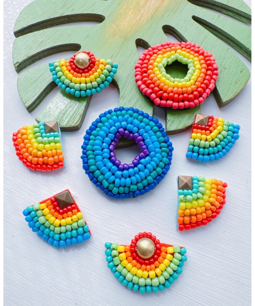 tone（トーン）の「【NAPIKO】半円型♡シンプル☆ビーズアクセサリー◇マルチ/ピアス(MA)（ピアス（両耳用）・レディース・マルチ・FREE）」の4枚目の写真