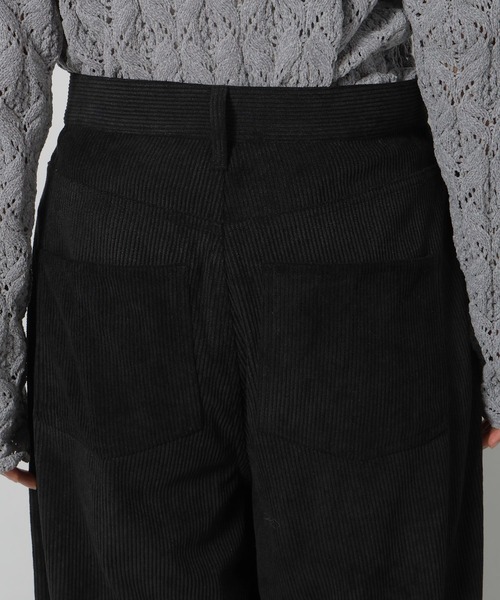 LAKOLE（ラコレ）の「コーデュロイタックパンツ / 593436（その他パンツ・レディース・ブラウン/パープル/ライトベージュ/ブラック・MEDIUM/LARGE）」の20枚目の写真