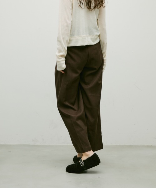 Lutim by u(ルチバイユー)の「Strap boa flat shoes / ストラップボアフラットシューズ(パンプス・レディース・ブラック/アイボリー/ベージュ・23.5/24.5)」の6枚目の写真