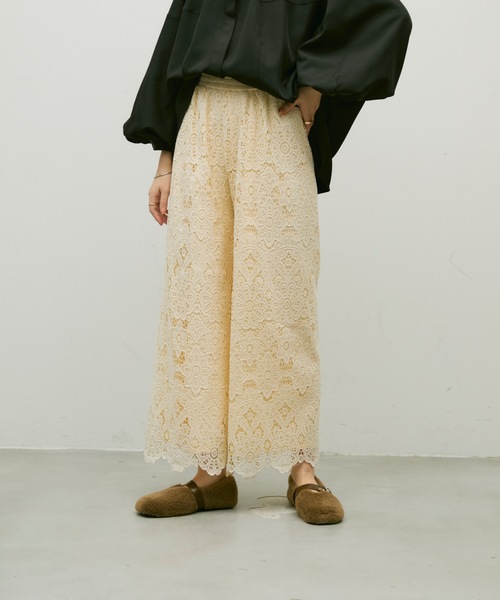 Lutim by u(ルチバイユー)の「Strap boa flat shoes / ストラップボアフラットシューズ(パンプス・レディース・ブラック/アイボリー/ベージュ・23.5/24.5)」の15枚目の写真