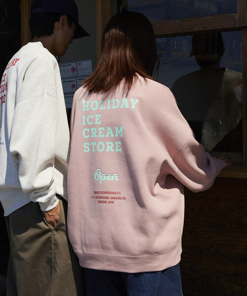 FREAK'S STORE（フリークスストア）の「限定展開 HOLIDAY ICECREAM×FREAK'S STORE/ホリデーアイスクリーム 別注 ビッグシルエット バックプリント クルーネックスウェット/裏起毛（Tシャツ/カットソー・メンズ・ブラック/グレー/ピンク/グリーン・SMALL/MEDIUM/LARGE）」の5枚目の写真