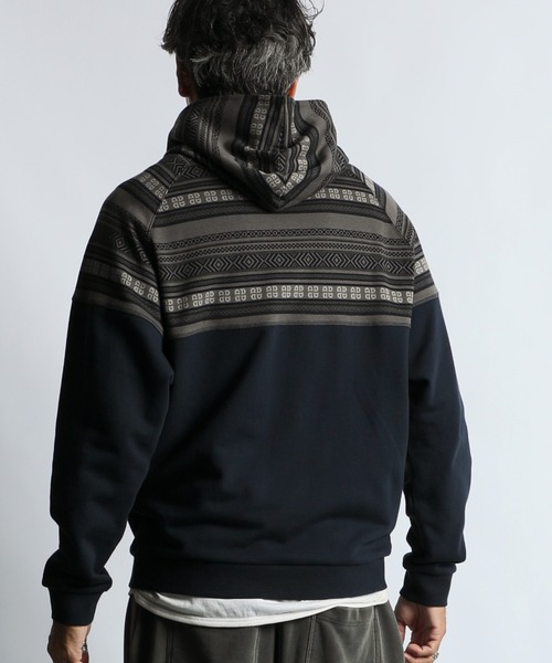 The DUFFER of ST.GEORGE（ザダファーオブセントジョージ）の「DUFFER ORIGINAL JACQUARD SWITCHING PARKA：オリジナル ジャガード 切替デザイン パーカー（パーカー・メンズ・ブラック/ネイビー・LARGE/MEDIUM/X-LARGE）」の7枚目の写真