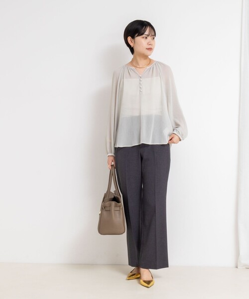NOLLEY’S Sophi（ノーリーズソフィ）の「ウォッシャブル楊柳ギャザーブラウス（シャツ/ブラウス・レディース・グレイッシュブルー/ブラック/グレイッシュベージュ・38）」の12枚目の写真