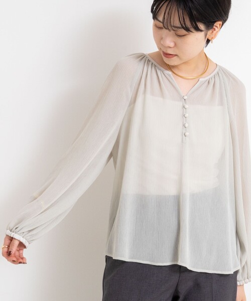 NOLLEY’S Sophi（ノーリーズソフィ）の「ウォッシャブル楊柳ギャザーブラウス（シャツ/ブラウス・レディース・グレイッシュブルー/ブラック/グレイッシュベージュ・38）」の13枚目の写真