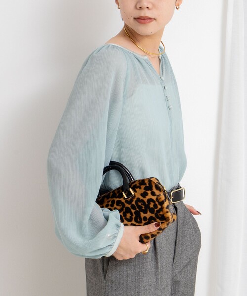 NOLLEY’S Sophi（ノーリーズソフィ）の「ウォッシャブル楊柳ギャザーブラウス（シャツ/ブラウス・レディース・グレイッシュブルー/ブラック/グレイッシュベージュ・38）」の6枚目の写真