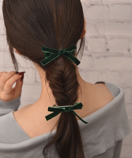 VIBGYOR Women(ヴィブジョー ウィメン)の「【float】カラフル ベロア リボン ヘアクリップ【2個セット】(バレッタ/ヘアクリップ・レディース・ブラック/ダークグリーン/マスタード/スモークピンク/ワインレッド・FREE)」の19枚目の写真