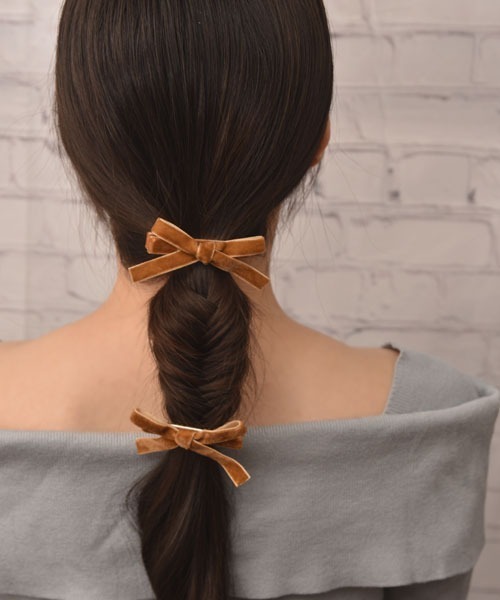 VIBGYOR Women(ヴィブジョー ウィメン)の「【float】カラフル ベロア リボン ヘアクリップ【2個セット】(バレッタ/ヘアクリップ・レディース・ブラック/ダークグリーン/マスタード/スモークピンク/ワインレッド・FREE)」の20枚目の写真