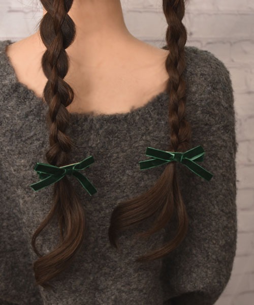 VIBGYOR Women(ヴィブジョー ウィメン)の「【float】カラフル ベロア リボン ヘアクリップ【2個セット】(バレッタ/ヘアクリップ・レディース・ブラック/ダークグリーン/マスタード/スモークピンク/ワインレッド・FREE)」の7枚目の写真