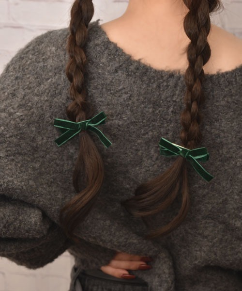 VIBGYOR Women(ヴィブジョー ウィメン)の「【float】カラフル ベロア リボン ヘアクリップ【2個セット】(バレッタ/ヘアクリップ・レディース・ブラック/ダークグリーン/マスタード/スモークピンク/ワインレッド・FREE)」の8枚目の写真