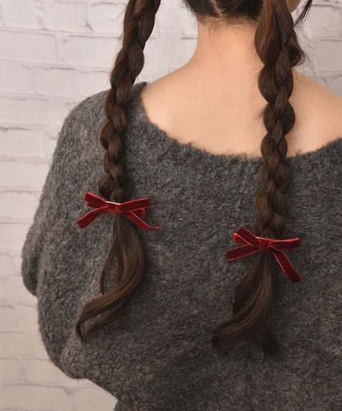 VIBGYOR Women(ヴィブジョー ウィメン)の「【float】カラフル ベロア リボン ヘアクリップ【2個セット】(バレッタ/ヘアクリップ・レディース・ブラック/ダークグリーン/マスタード/スモークピンク/ワインレッド・FREE)」の13枚目の写真