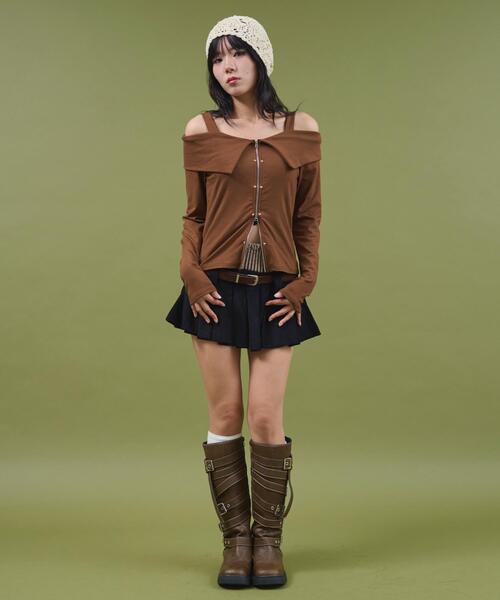 dispark（ディスパーク）の「DISPARK/【25年秋冬新作】オフショルスタッズデザイントップ（Tシャツ/カットソー・レディース・ブラック/ブラウン・FREE）」の3枚目の写真