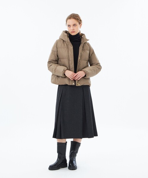 MACKINTOSH PHILOSOPHY(マッキントッシュ フィロソフィー)の「【WEB&一部店舗限定】グロッシーショートダウン(ダウンジャケット/コート・レディース・ブラック/ベージュ・36/38)」の7枚目の写真