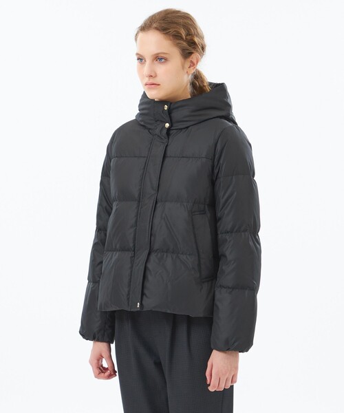 MACKINTOSH PHILOSOPHY(マッキントッシュ フィロソフィー)の「【WEB&一部店舗限定】グロッシーショートダウン(ダウンジャケット/コート・レディース・ブラック/ベージュ・36/38)」の5枚目の写真