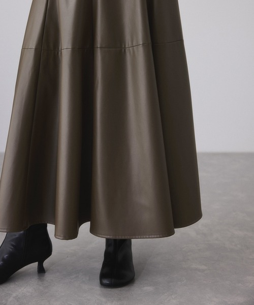 ADAM ET ROPE'（アダムエロペ）の「シンセティックレザーフレアスカート（スカート・レディース・ブラック/ブラウン系その他2・38/36）」の12枚目の写真