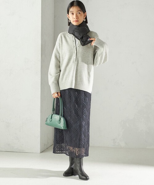 TAION（タイオン）の「【SHIPS別注】TAION:〈手洗い可能〉細幅 リバー ダウン マフラー（マフラー・レディース・ライトグレー/ブラウン/ブラック/ライトブルー・ONE SIZE）」の11枚目の写真