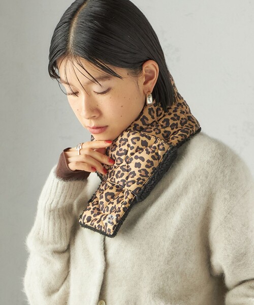 TAION（タイオン）の「【SHIPS別注】TAION:〈手洗い可能〉細幅 リバー ダウン マフラー（マフラー・レディース・ライトグレー/ブラウン/ブラック/ライトブルー・ONE SIZE）」の13枚目の写真