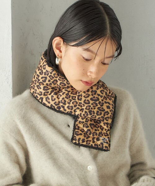 TAION（タイオン）の「【SHIPS別注】TAION:〈手洗い可能〉細幅 リバー ダウン マフラー（マフラー・レディース・ライトグレー/ブラウン/ブラック/ライトブルー・ONE SIZE）」の15枚目の写真