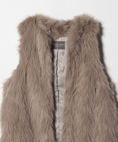 フェイクファーベスト ＜A DAY IN THE LIFE＞（ベスト）｜A DAY IN THE