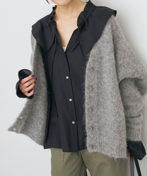 Spick & Span（スピックアンドスパン）の「ポリアセテートラッフルカラーブラウス（シャツ/ブラウス・レディース・ベージュ/ブラウン/ブラック・FREE）」の2枚目の写真