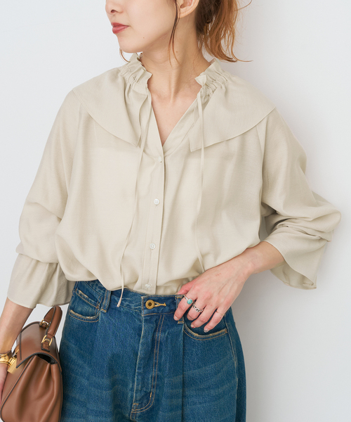 Spick & Span（スピックアンドスパン）の「ポリアセテートラッフルカラーブラウス（シャツ/ブラウス・レディース・ベージュ/ブラウン/ブラック・FREE）」の22枚目の写真
