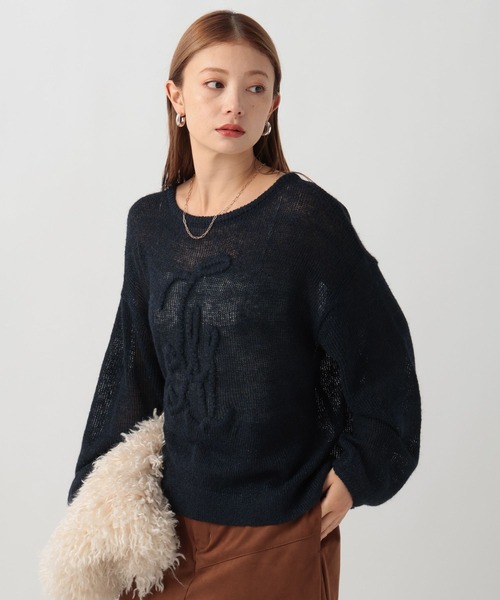 BAYFLOW（ベイフロー）の「[モヘアライクな素材感]刺繍シアーニットプルオーバー（ニット/セーター・レディース・オフホワイト/ネイビー/チャコール・FREE）」の3枚目の写真