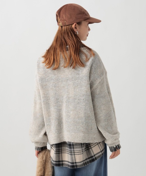 BAYFLOW（ベイフロー）の「[モヘアライクな素材感]刺繍シアーニットプルオーバー（ニット/セーター・レディース・オフホワイト/ネイビー/チャコール・FREE）」の5枚目の写真