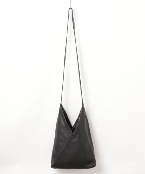 SH HA RI（シュハリ）の「【SH HA RI】SH HA RI Leather Shoulder Bag（ショルダーバッグ・レディース・ブラック・FREE）」の2枚目の写真