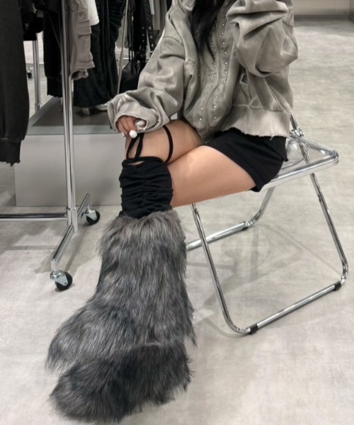 Never mind the XU / Chikashitsu+（ネバーマインド ザ エックスユー / チカシツプラス）の「【nmtc+】fur short boots / 【エヌエムティーシープラス】ファーショートブーツ（ブーツ・メンズ・グレー/ブラック・S/M/L）」の2枚目の写真