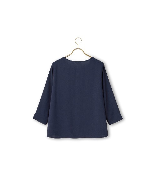 AOYAMA(アオヤマ)の「一枚で上品見え!WEB限定フロントピンタックブラウス(シャツ/ブラウス・レディース・ネイビー/ベージュ/ホワイト/ブラウン・S/M/L)」の11枚目の写真
