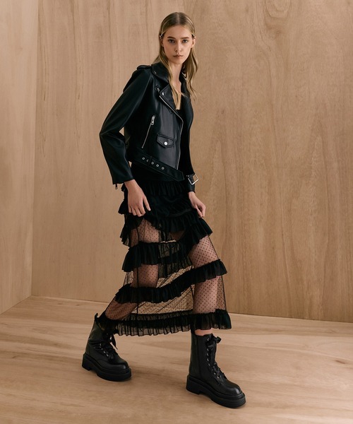CHARLES & KEITH(チャールズ & キース)の「サテンレース プラットフォームコンバットブーツ(ブーツ・レディース・ブラック/ダークブラウン・25.5cm/25cm/24.5cm/23.5cm/23cm/22.5cm)」の3枚目の写真