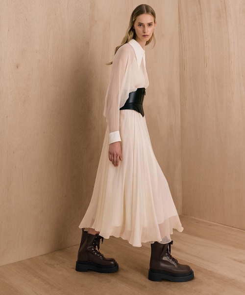 CHARLES & KEITH(チャールズ & キース)の「サテンレース プラットフォームコンバットブーツ(ブーツ・レディース・ブラック/ダークブラウン・25.5cm/25cm/24.5cm/23.5cm/23cm/22.5cm)」の10枚目の写真